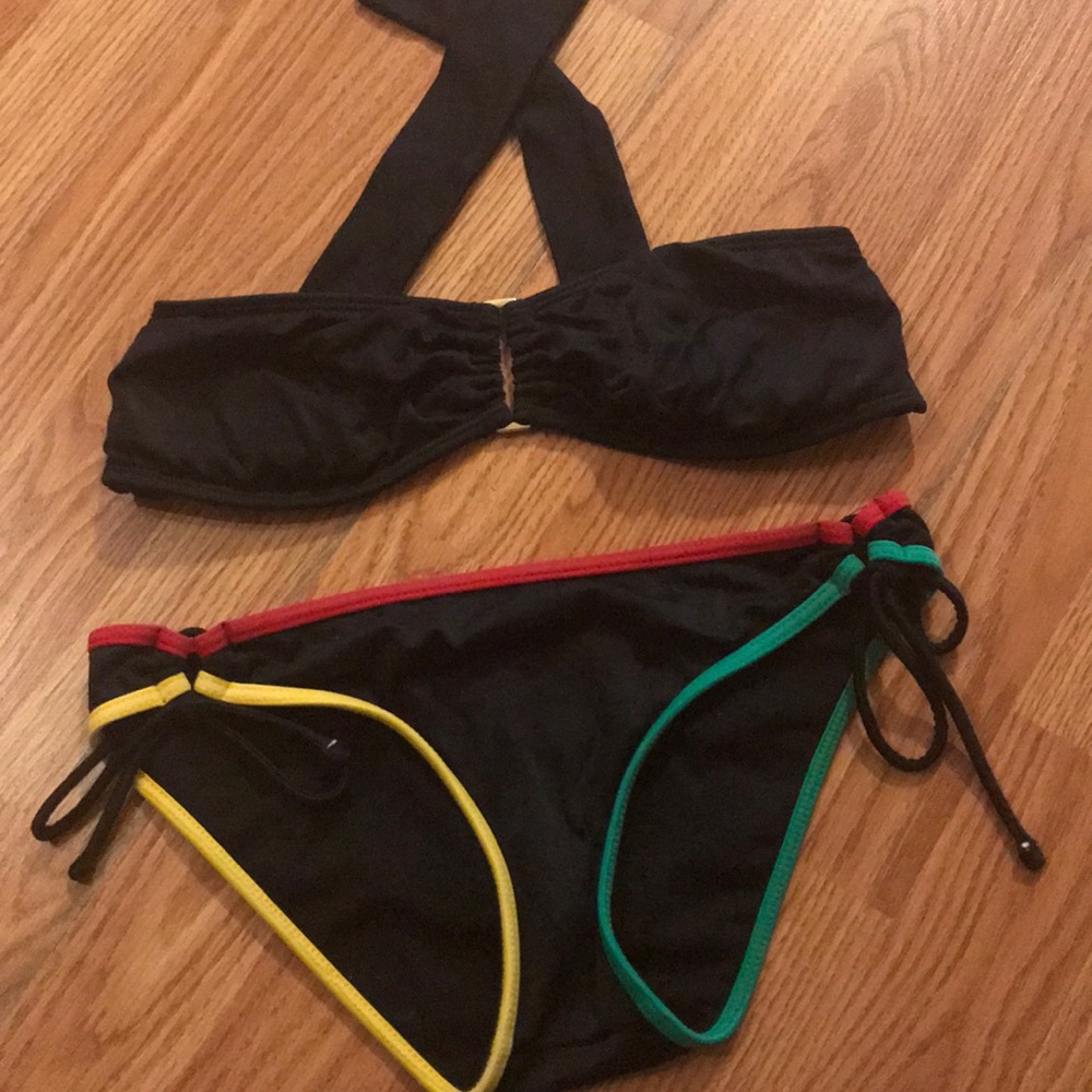 black bandeau bikini
